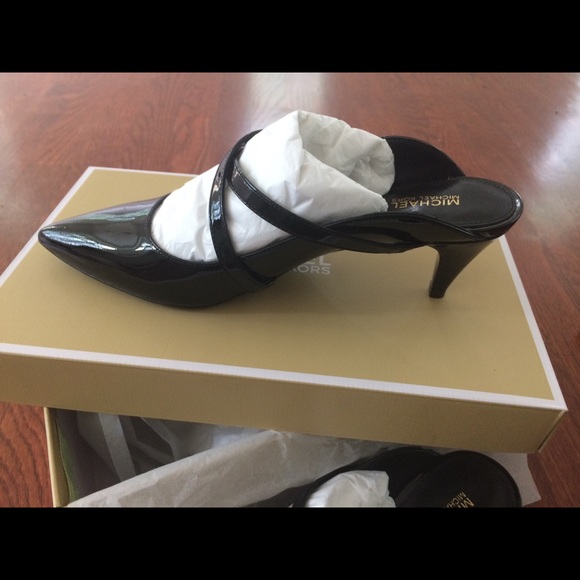 Michael Kors Geneva Black Patent Mule Sz 8 - Picture 3 of 7